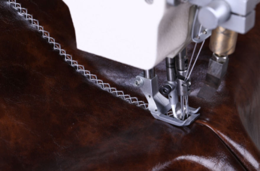 程控柱式雙針旋轉針桿綜合送料縫紉機