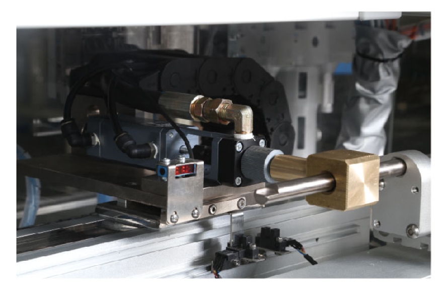 富怡汽車天窗卷陽簾涂油預(yù)緊臺