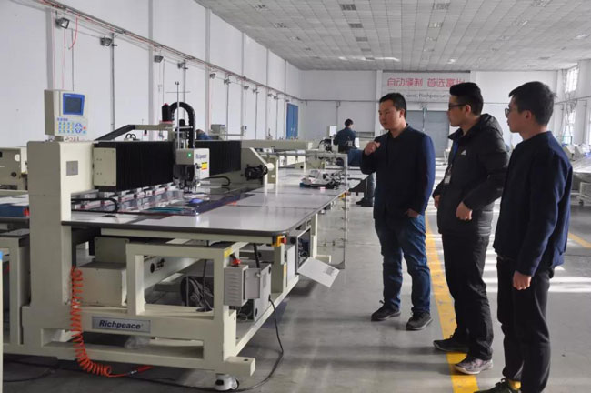 [培訓動態]中原工學院學生認真匯報實習總結