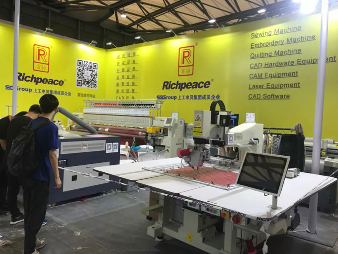 沖縫繡一體機展機調試 沖縫繡一體機展機調試