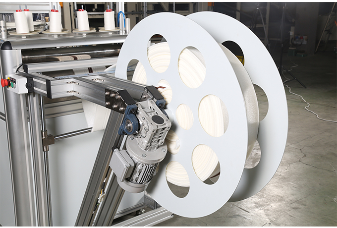 床圍拉鏈自動縫紉機自動收料 自動收料.jpg