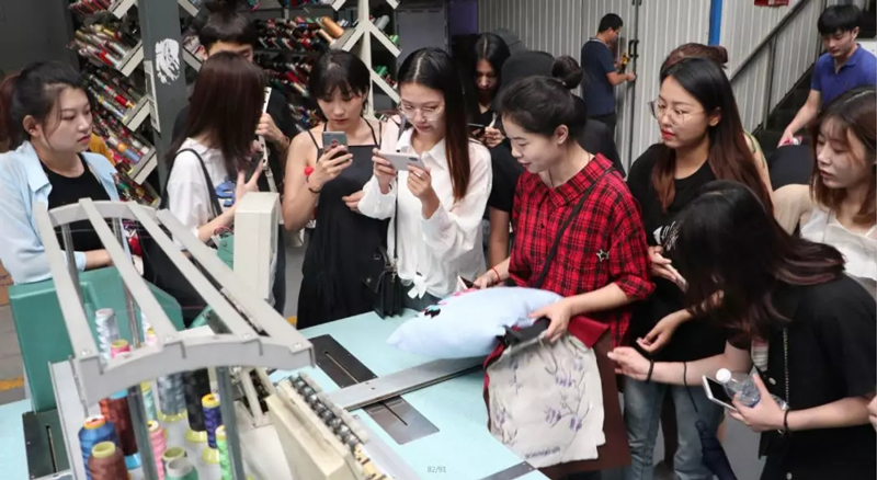 圍觀富怡機(jī)器打樣作品 圍觀富怡機(jī)器打樣作品5.jpg