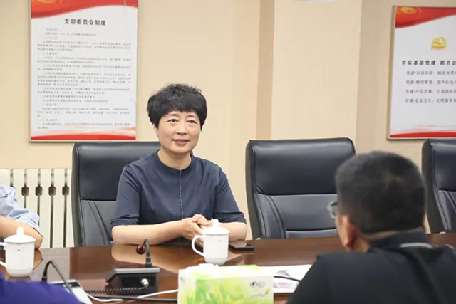 寶坻區總工會領導深入基層,為企業職工送關懷! 寶坻區總工會領導深入基層,為企業職工送關懷!